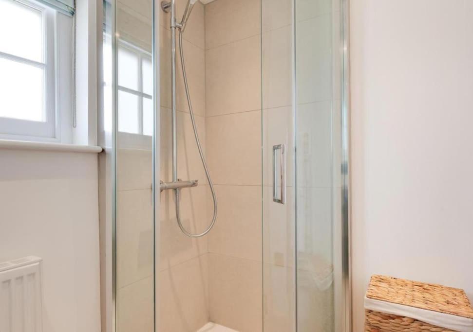 Vakantiehuis 5 Bedrooms House In King's Cross *